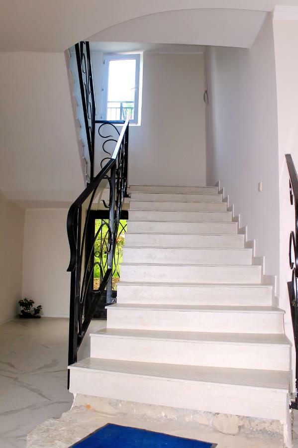 Tedo'S Guest House Makhinjauri Εξωτερικό φωτογραφία
